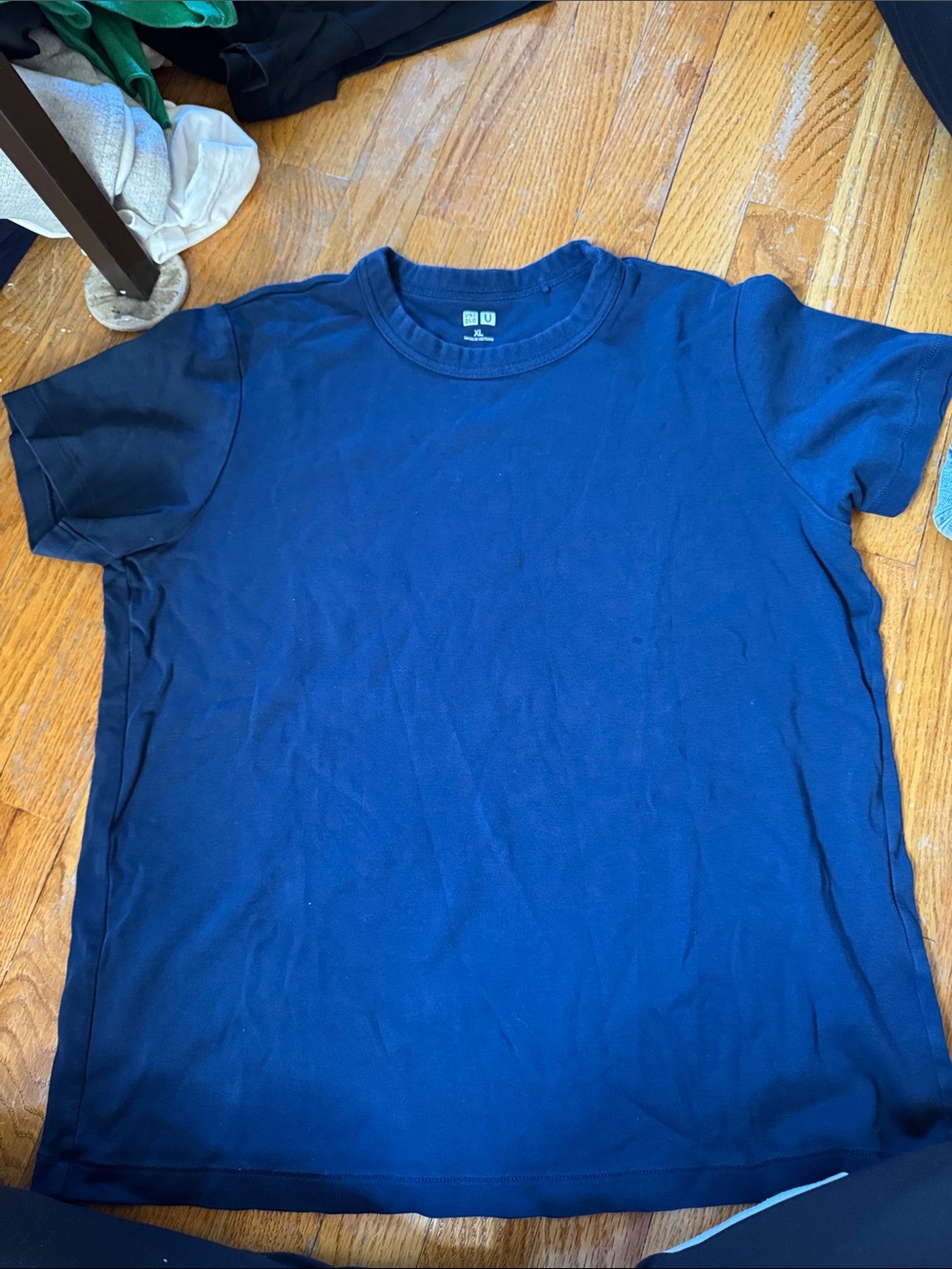 Uniqlo Men’s Dark Blue Crew Neck Short Sleeve Tee